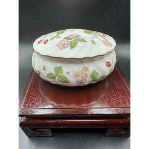 Wedgwood Wild Strawberry Pattern Bone China Oval Lidded Trinket Dish England